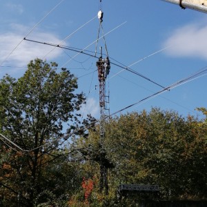 lezecke druzstvo demontuje antenu a vaze ji na lano 20191211035406448